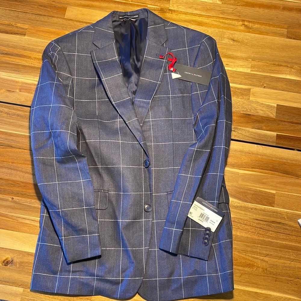 Tommy Hilfigure Men’s Blazer, new w tags, 40 regular, navy and white.